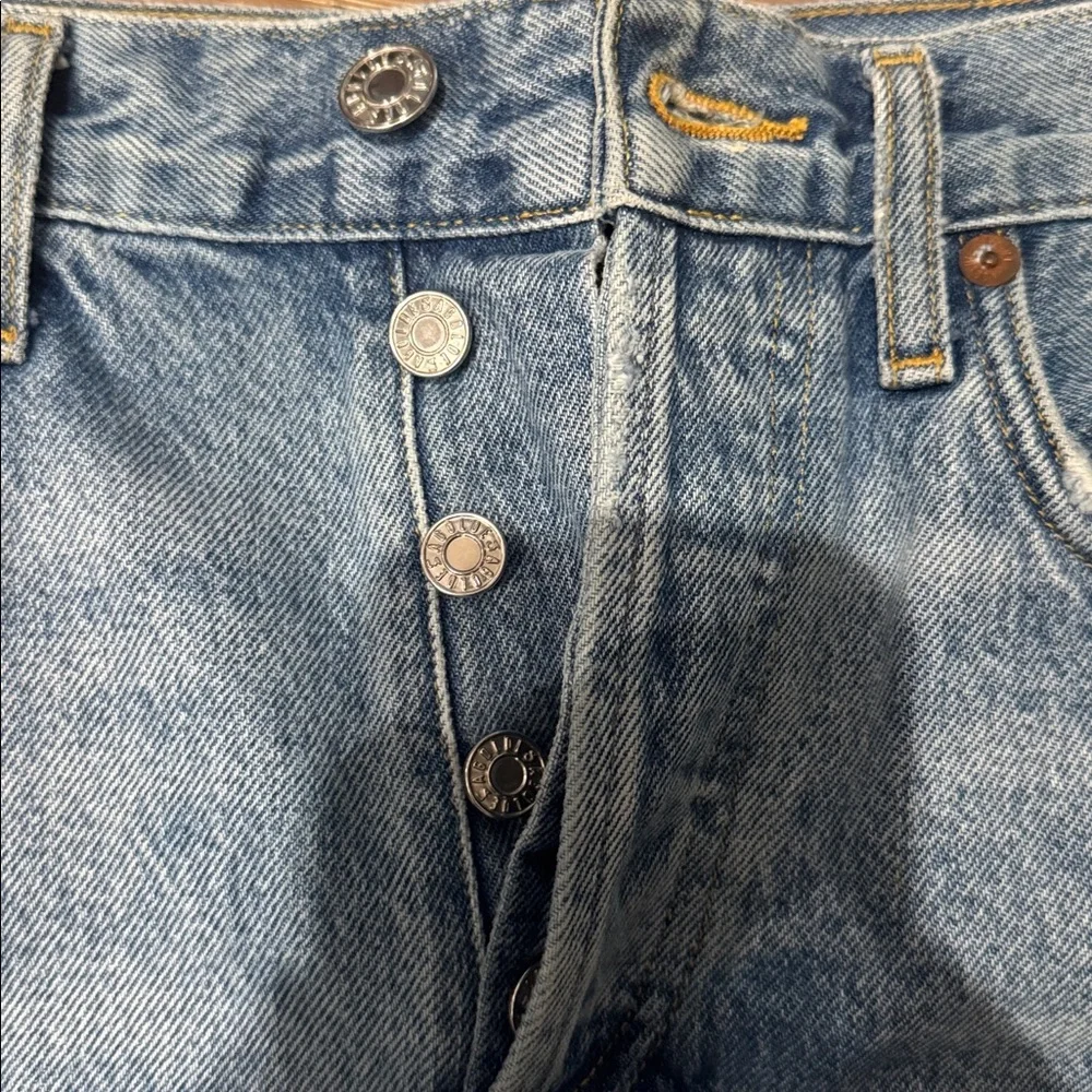 AGOLDE Distressed Denim Shorts Light Wash High Rise Cutoff Frayed Hem Size 25 - Picture 4 of 6